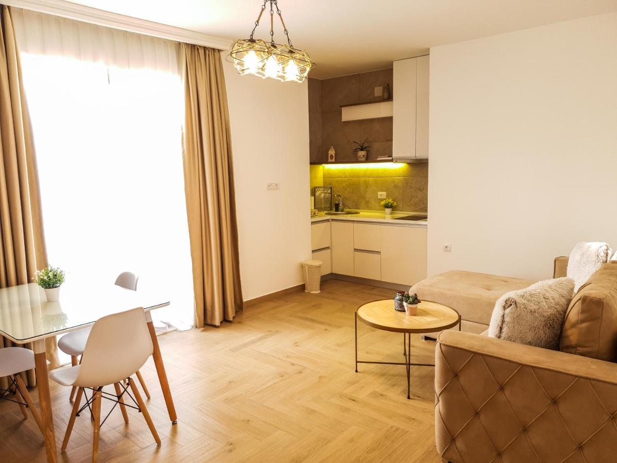Lacasa Apartments & Restaurant Ulcinj Exterior photo