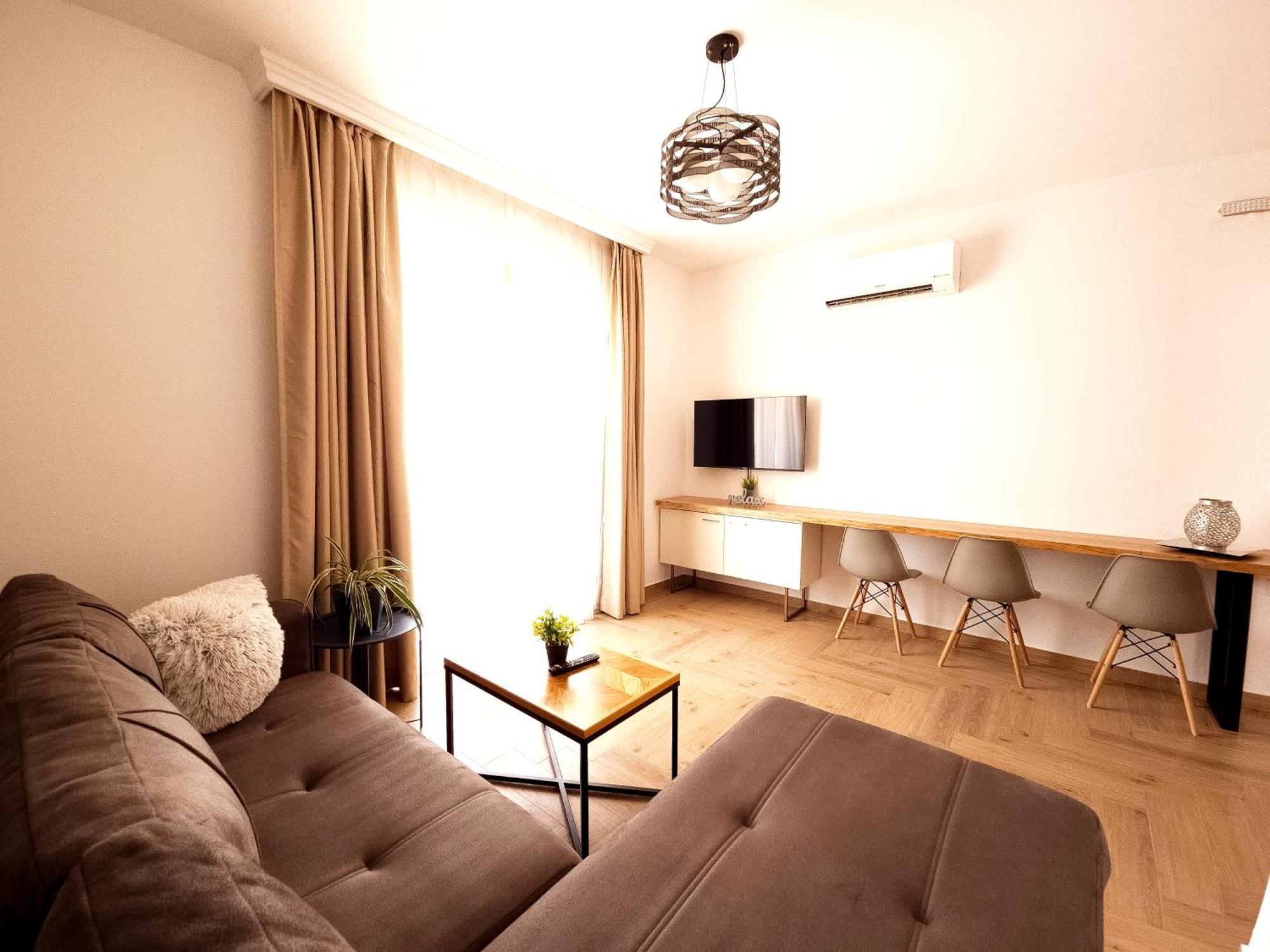 Lacasa Apartments & Restaurant Ulcinj Exterior photo