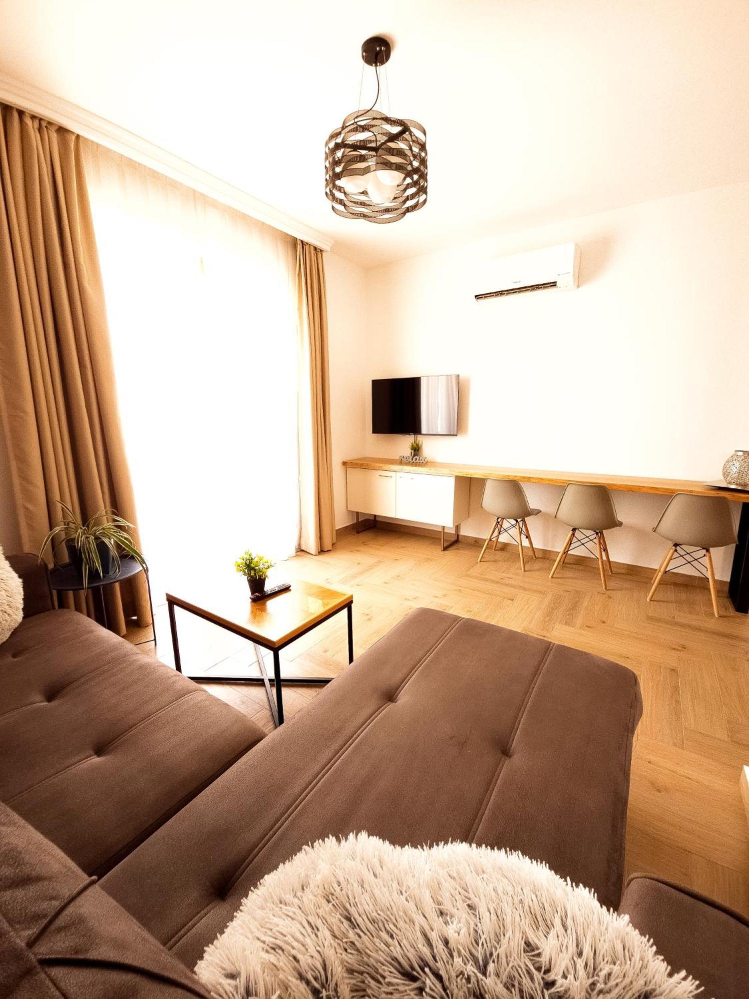 Lacasa Apartments & Restaurant Ulcinj Exterior photo