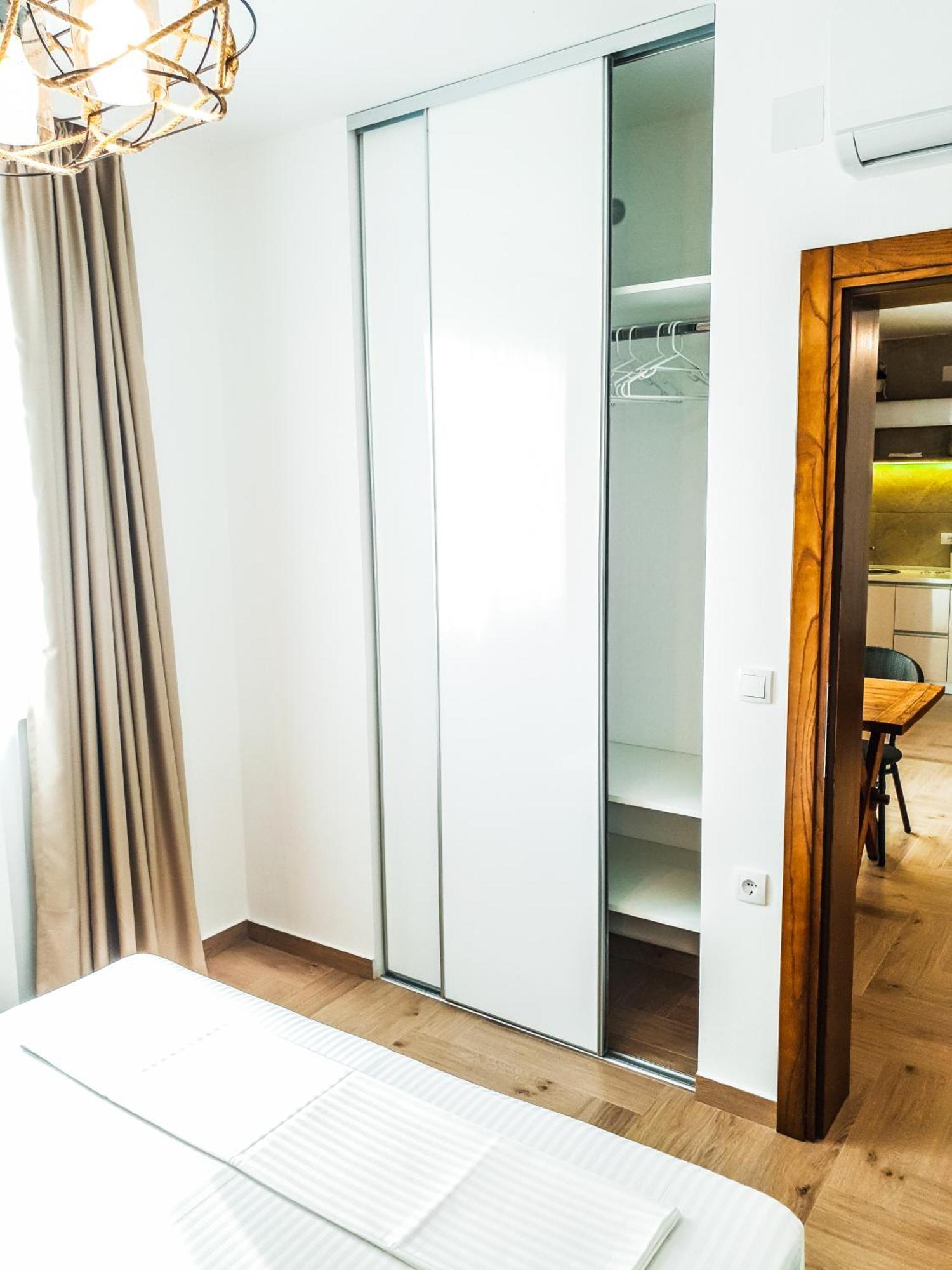 Lacasa Apartments & Restaurant Ulcinj Room photo